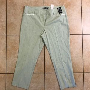 Brand New NY & Company Green Pinstripe Pants 10